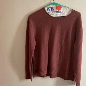 Elegant 100 % cashmere Mauve color wayCrew Neck Sweater